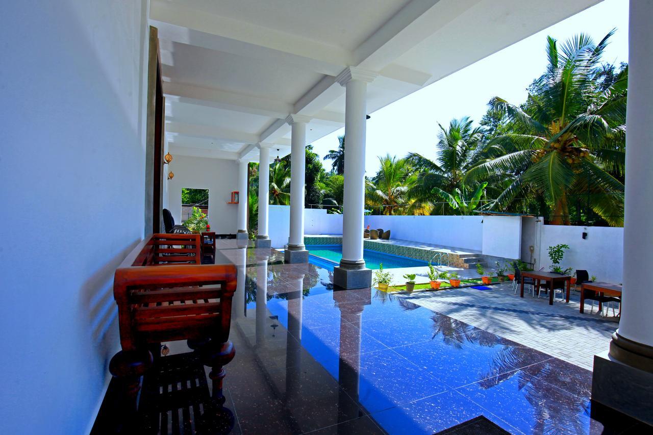 Lavenro Hotel & Resort Deniyaya Eksteriør billede